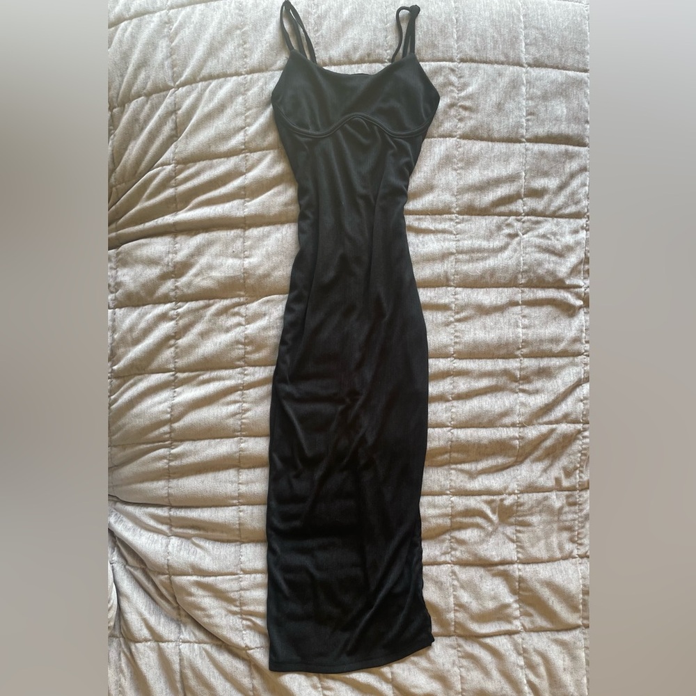 Black bodycon tight form fitting midi Maxi dress with slit and zipper back
